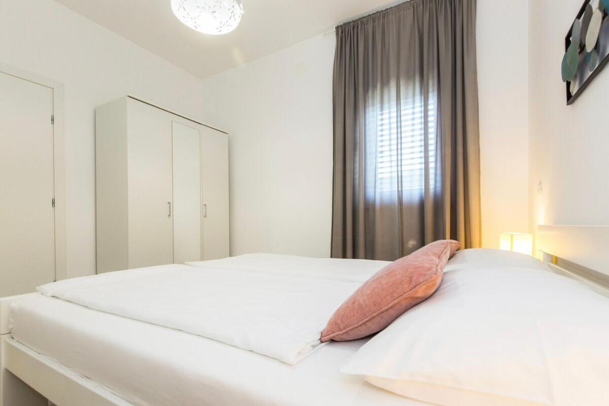 Istria Sea Side Apartment 210 & 209 Лабин Стая снимка